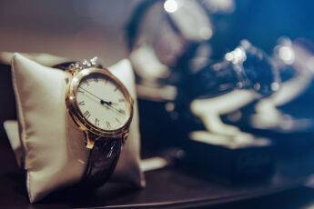 retro-vintage-watch