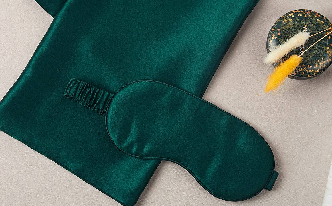 emerald-green-silk-sleep-mask=pillowcase