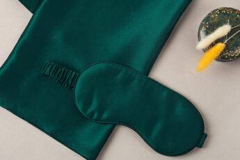 emerald-green-silk-sleep-mask=pillowcase