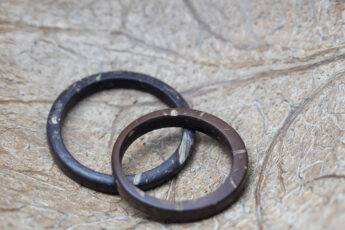what-makes-wooden-wedding-bands-for-men-stand-out