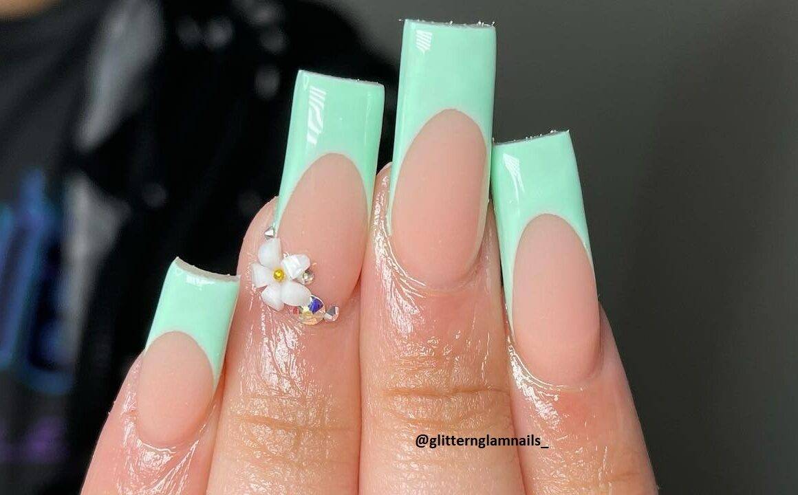 Try Out These Summer Nails To Shine Out Among Others 7 (1)
