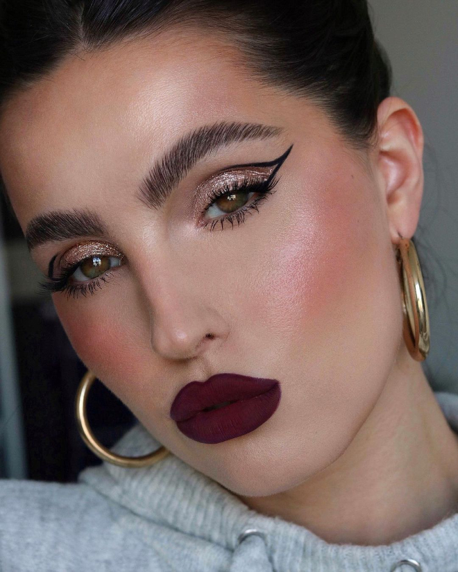 7 Chic Ways To Wear Burgundy Lipstick Trend