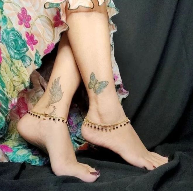 Small, Chic Anklets Are The Perfect Accessory To Wear RN