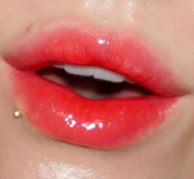 Try Out The Popsicle Lips Trend To Make A Statement
