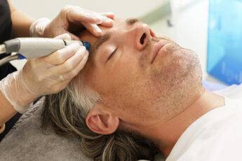 hydrafacial-treatment-for-men-man-getting-a-facial