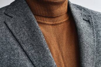 different-types-of-tweed-main-image-man-in-turtle-neck-and-tweed-blazer