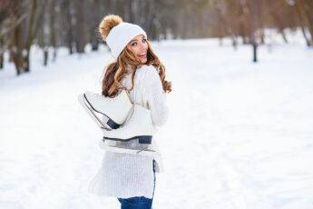 smile-beauty-girl-snow-sports