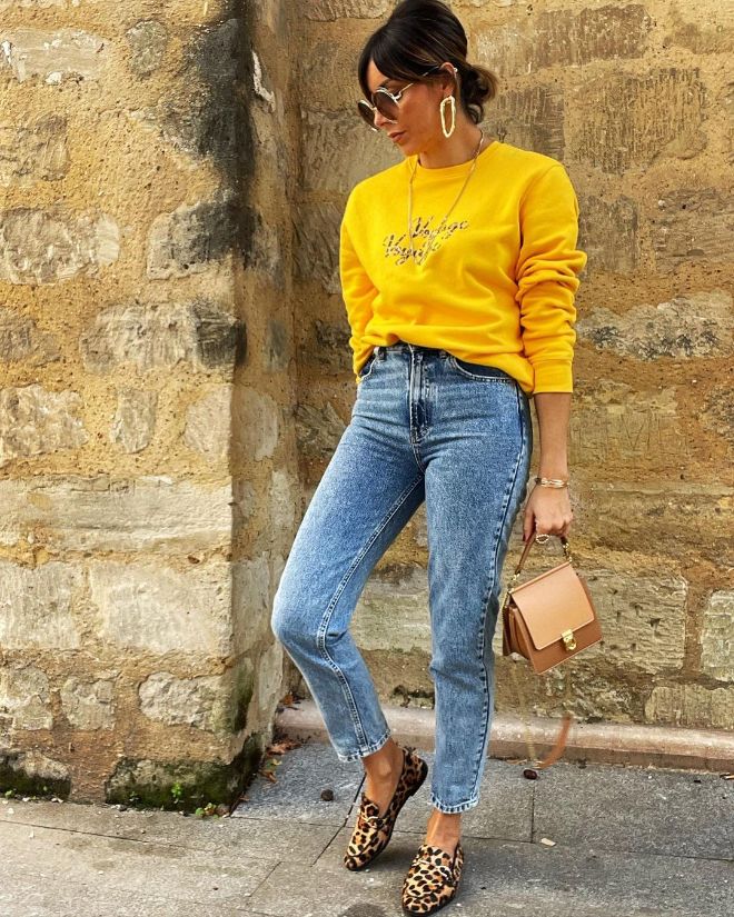 Amazing Sweatshirt Styling Ideas to Steal the Show this Fall