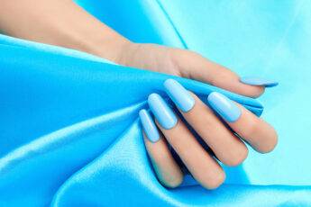 meaning-behind-baby-blue-nails-baby-blue-nail-art-main-image