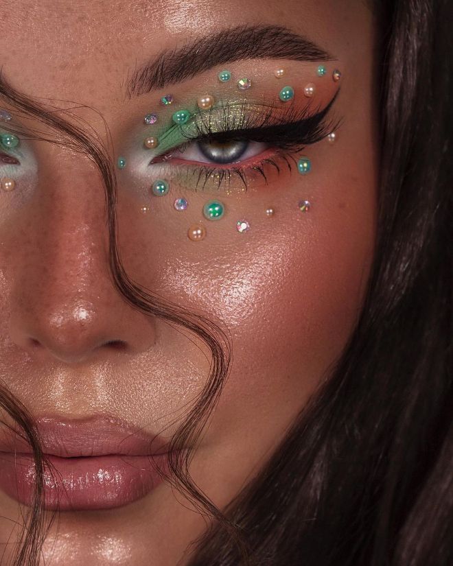 Crystal Eyes Will Radiate Enough Fashion Vibes For You This Season