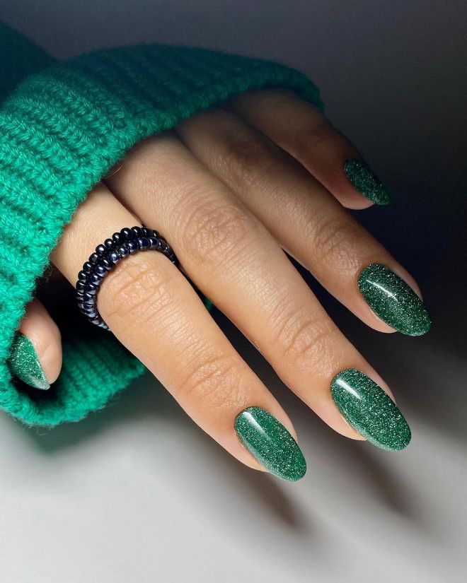 Live Your Best Life With These Shimmering Green Nails