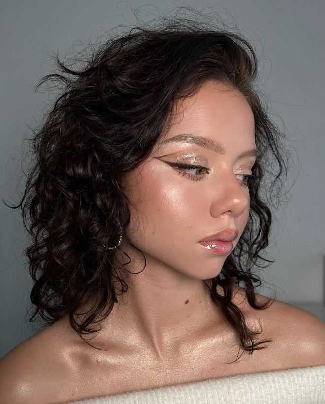The Sexiest Shower Makeup Trend Is All Over TikTok RN