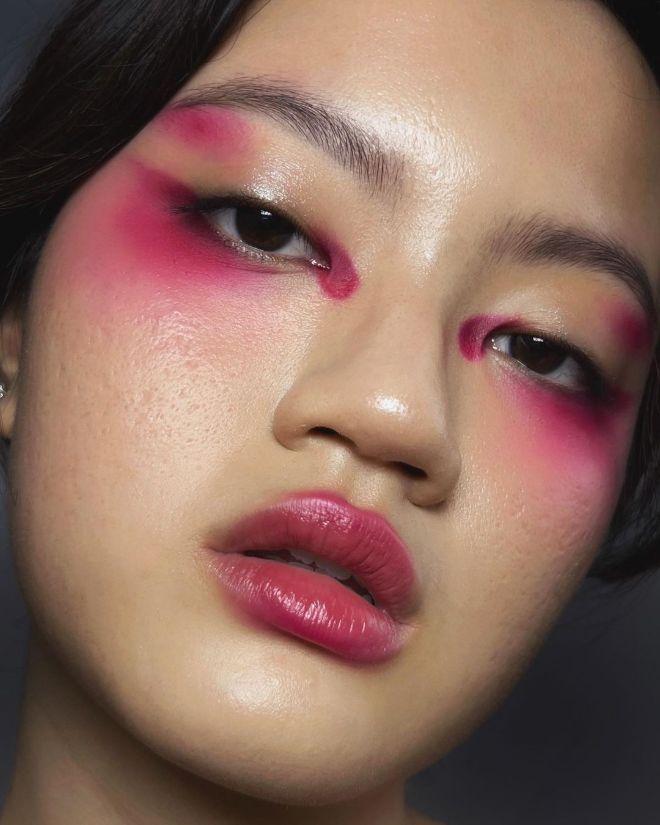Our Favorite Makeup Looks Using Viva Magenta, Pantone’s Color Of The Year 2023