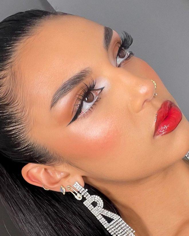 Try the Revamped Cat Eye to Add Oomph to Your Classic Liner Look