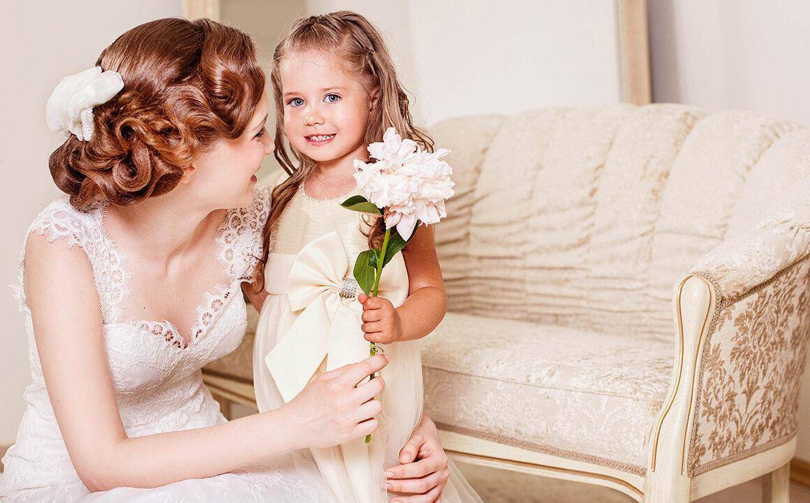 gifts-for-flower-girl-smiling-flower-girl-with-bride-wedding