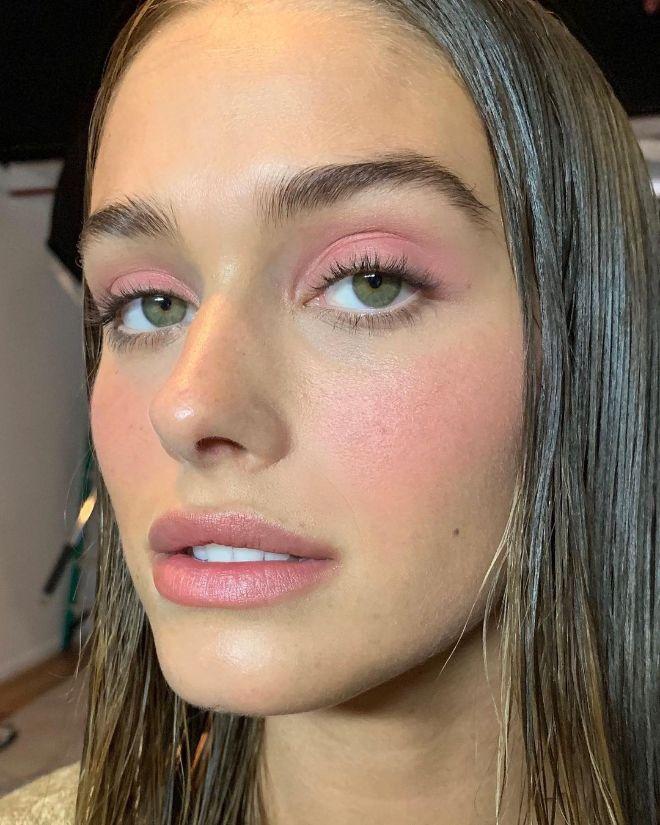 Add Pops of Pale Pink for a Minimalistic Makeup Look