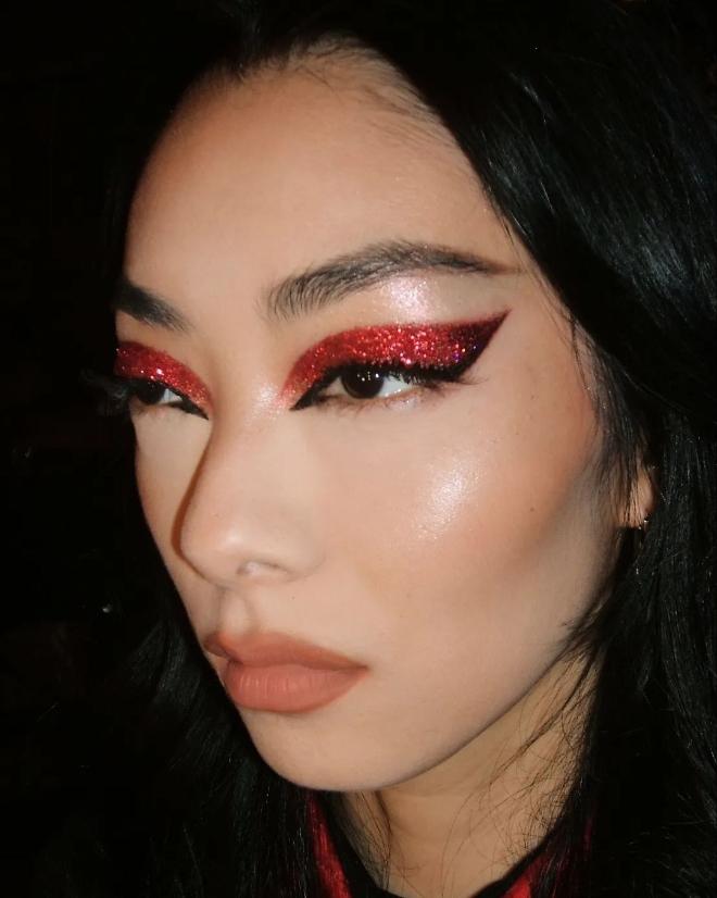 7 Red Makeup Looks You Need To Try RN!