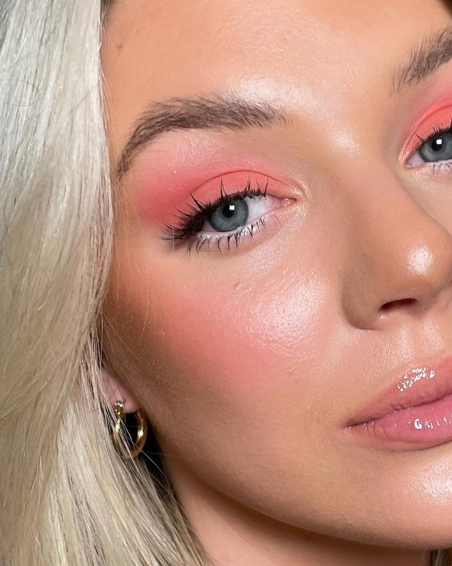 These Summer Makeup Looks Are Sure To Steal All the Limelight