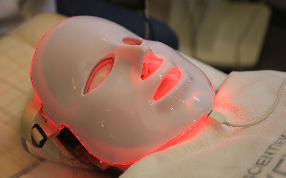 red light beauty mask